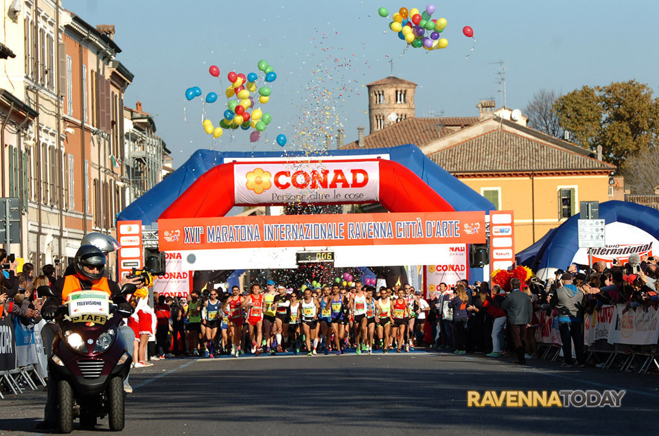 maratona ravenna 2015 fotoservizio Massimo Argnani start
